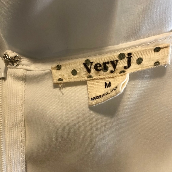 Very J Sleeveless White Hi-Low Top - Picture 10 of 10